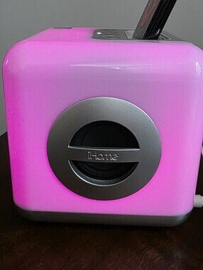 iHome Cube Speaker Dock with Silver Accents